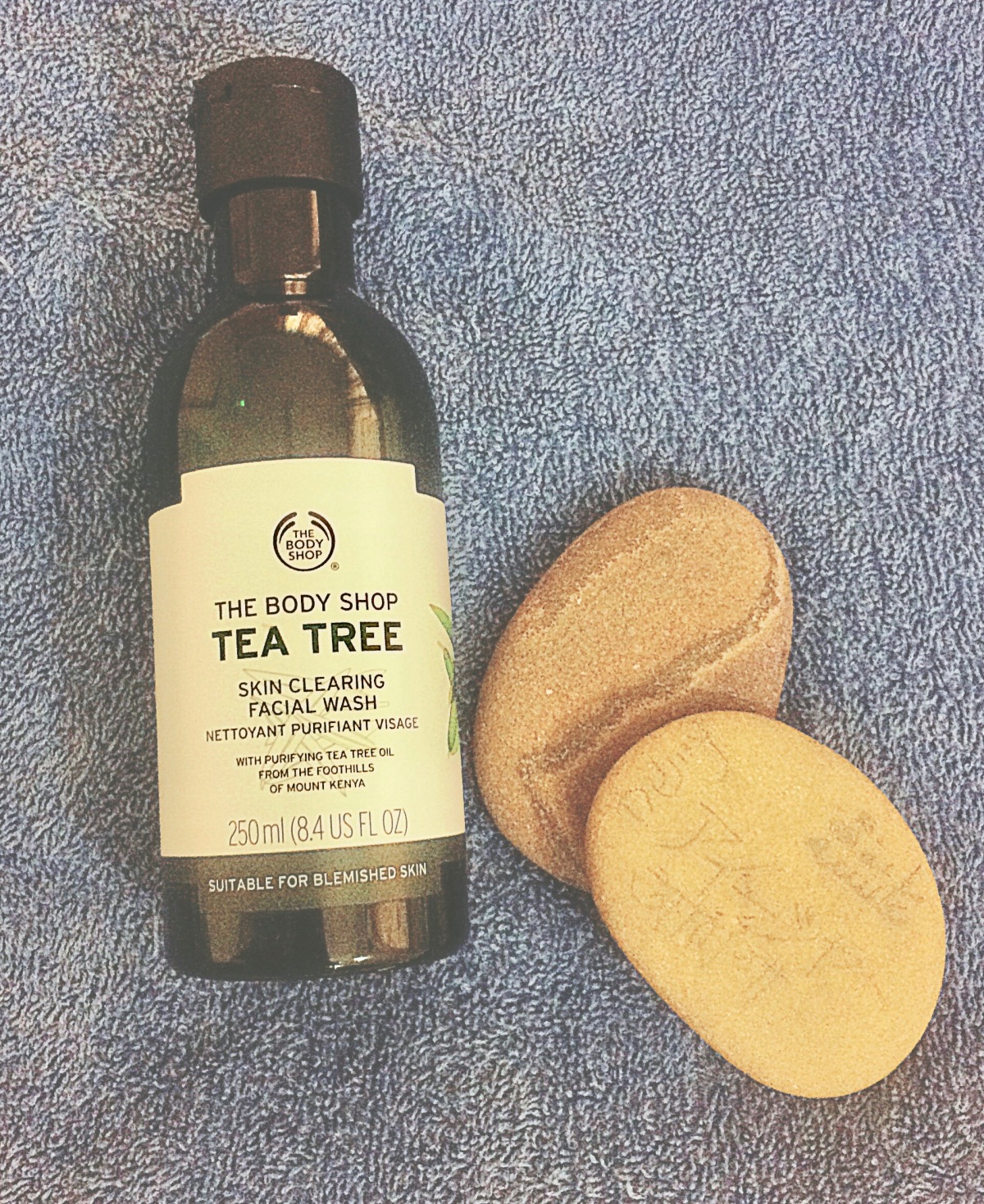 TEA TREE  SKIN CLEARING FACE WASH- THE BODY SHOP